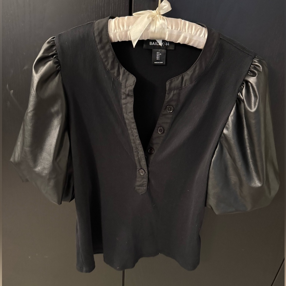 Bailey 44 black Puff faux leather Sleeves button, V Neck Cotton Blouse, L